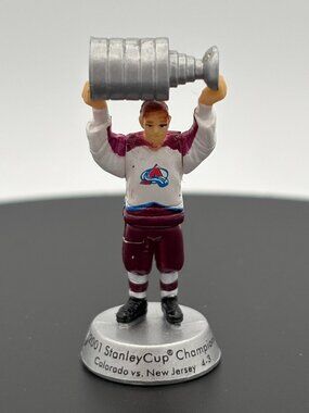 2001 Colorado Avalanche Stanley Cup Champions Mini Figure